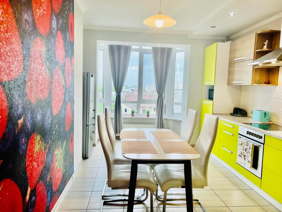 Apartaments Sichovyh Strilciv 68A 伊万诺-弗兰科夫斯克 外观 照片